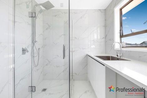 Photo of property in 4 Burlington Place, Manurewa, Auckland, 2102