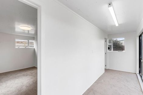 Photo of property in 32 Idlewild Avenue, Mangere, Auckland, 2022