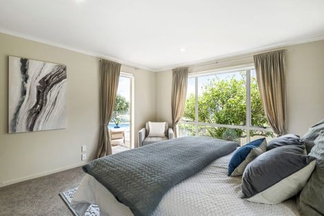 Photo of property in 15 Rangi Avenue, Schnapper Rock, Auckland, 0632