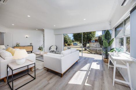 Photo of property in 3 Halcyon Place, Papatoetoe, Auckland, 2025