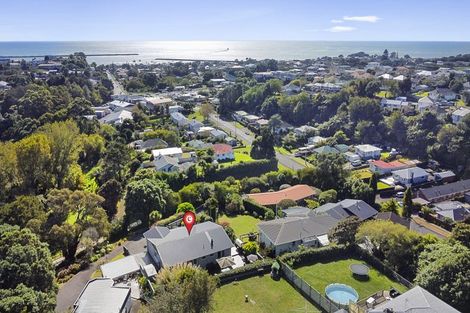Photo of property in 38 Seaview Road, Marfell, New Plymouth, 4310