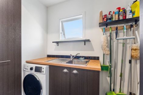 Photo of property in 11 Lewis Avenue, Aramoho, Whanganui, 4500