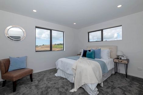 Photo of property in 10 Rockpool Road, Orewa, 0931