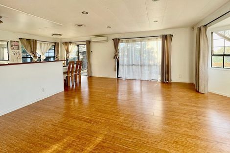 Photo of property in 19 Santiago Crescent, Unsworth Heights, Auckland, 0632