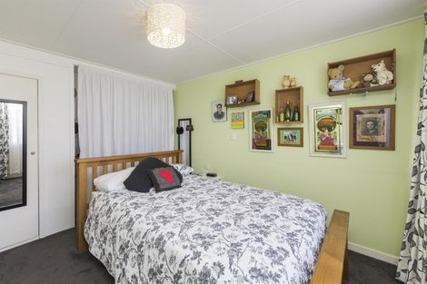 Photo of property in 2 Maunder Street, Marton, 4710