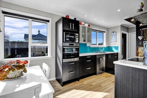 Photo of property in 2 Maire Street, Hawera, 4610