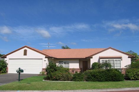 Photo of property in 18 Graven Court, Henderson, Auckland, 0612