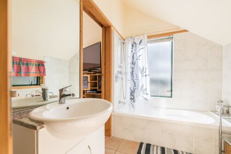 Photo of property in 94c Colwill Road, Massey, Auckland, 0614