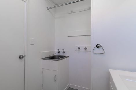 Photo of property in 5a Dolbear Street, Titirangi, Auckland, 0604