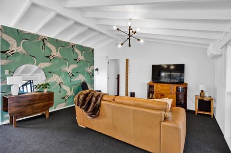 Photo of property in 10 Kamahi Avenue, Hawera, 4610