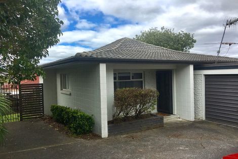 Photo of property in 34 Butterworth Drive, Glendene, Auckland, 0602