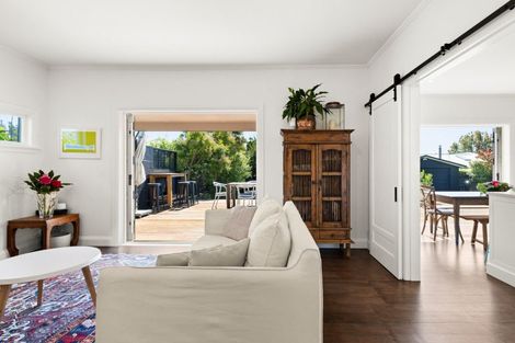 Photo of property in 15 Gillean Street, Havelock North, 4130