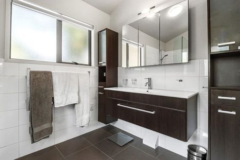 Photo of property in 22 Surville Place, Mairangi Bay, Auckland, 0630