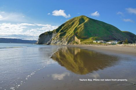 Photo of property in 113-115 Fortescue Street, Mahia, 4198