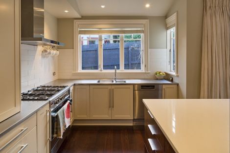 Photo of property in 67 Central Terrace, Kelburn, Wellington, 6012