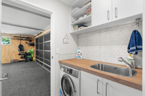 Photo of property in 6 Guyon Street, Marshland, Christchurch, 8083
