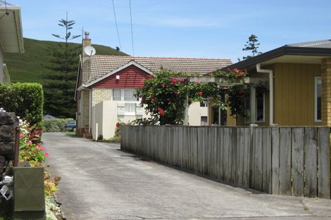 Photo of property in 2/49a Mcintyre Road, Mangere Bridge, Auckland, 2022