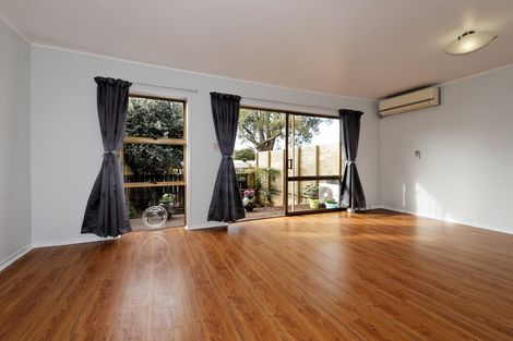 Photo of property in 4/18 Seabrook Avenue, New Lynn, Auckland, 0600