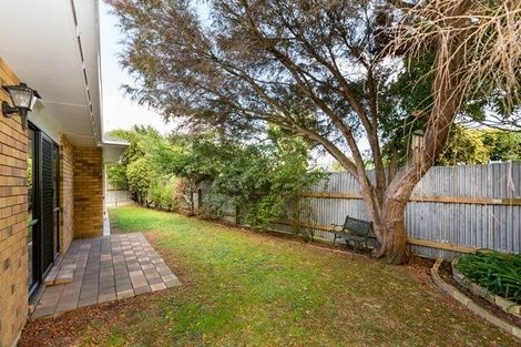 Photo of property in 12a Somerset Crescent, Highbury, Palmerston North, 4412