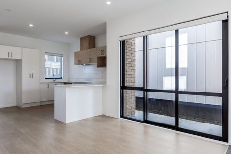 Photo of property in 14 Papai Lane, Massey, 0614