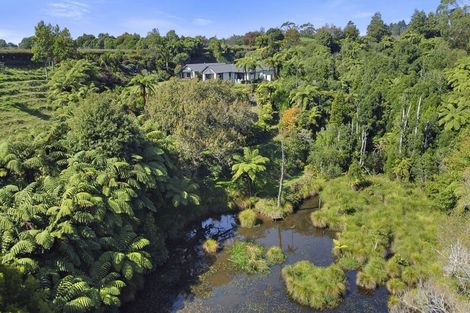 Photo of property in 475 Frankley Road, Hurworth, New Plymouth, 4371