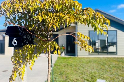 Photo of property in 6 Kaiwaru Place, Waikanae, 5036