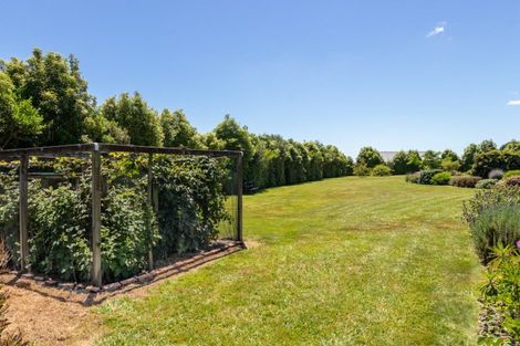 Photo of property in 33 Ketemaringi Way, Manakau, Levin, 5573