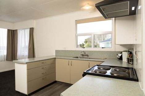 Photo of property in 16 Mayne Street, Waitara, 4320