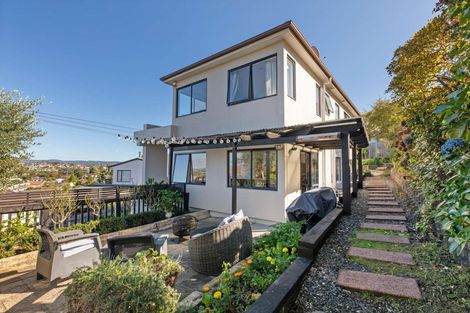 Photo of property in 22a Van Dyke Place, West Harbour, Auckland, 0618