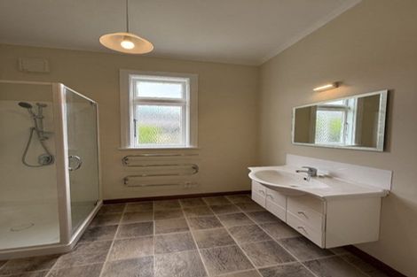 Photo of property in 187 The Parade, Island Bay, Wellington, 6023