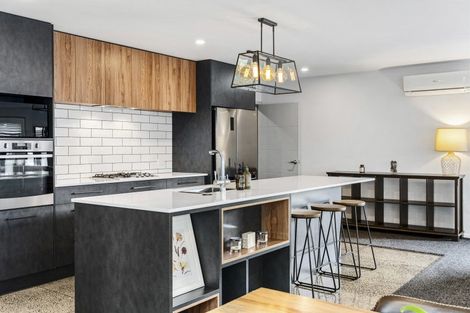 Photo of property in 9 Frederick Place, Whalers Gate, New Plymouth, 4310