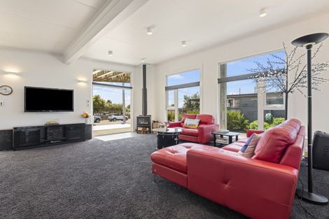 Photo of property in 41 Punga Street, Tangimoana, 4822