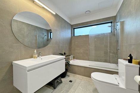 Photo of property in 149u5 Onepu Road, Lyall Bay, Wellington, 6022