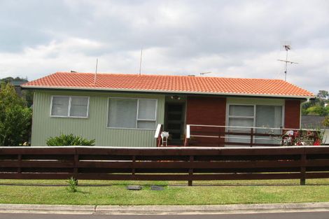 Photo of property in 2/28 Scarlock Avenue, Browns Bay, Auckland, 0630