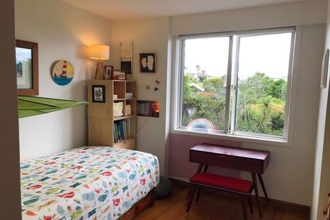 Photo of property in 9 City View Terrace, Birkenhead, Auckland, 0626