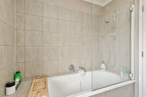 Photo of property in 226 Mark Avenue, Grenada Village, Wellington, 6037