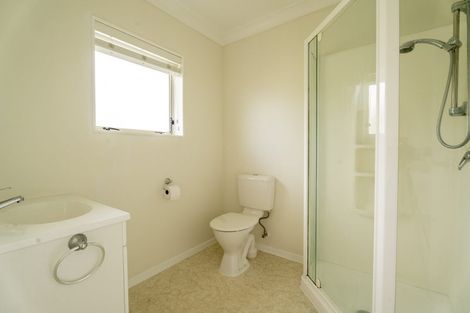 Photo of property in 17 Crown Hill, Paraparaumu, 5032