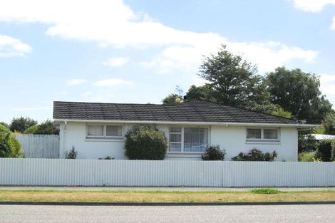 Photo of property in 23 Dinton Street, Russley, Christchurch, 8042
