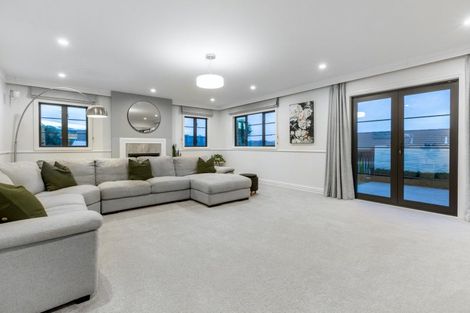 Photo of property in 88 Queen Charlotte Drive, Aotea, Porirua, 5024