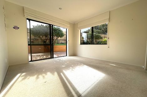 Photo of property in 31 Kath Hopper Drive, Orewa, 0931