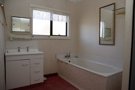Photo of property in 26 Ryley Street, Owaka, 9535