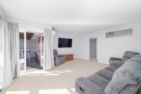 Photo of property in 2 Pembroke Street, Avondale, Christchurch, 8061