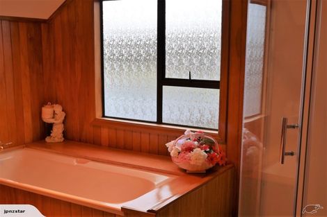 Photo of property in 2 Clearwater Cove, West Harbour, Auckland, 0618