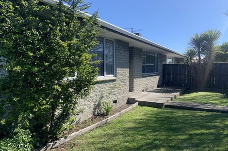 Photo of property in 105 Memorial Avenue, Burnside, Christchurch, 8053