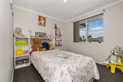 Photo of property in 27 Waterside Drive, Pyes Pa, Tauranga, 3112