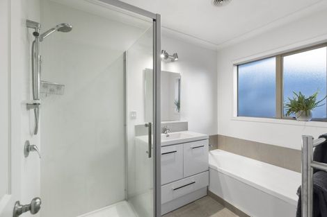 Photo of property in 64 Wattle Drive, New Brighton, Christchurch, 8083