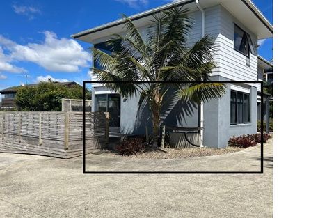 Photo of property in 3d Orchard Road, Browns Bay, Auckland, 0630
