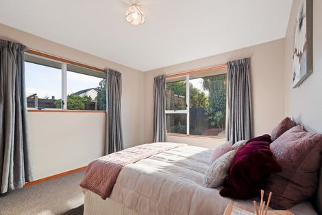 Photo of property in 2/5 Tuscany Place, Beckenham, Christchurch, 8023