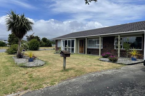 Photo of property in 30 The Avenue, Paraparaumu Beach, Paraparaumu, 5032