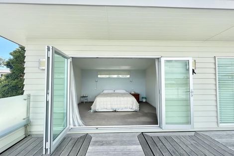 Photo of property in 47 Spinnaker Drive, Te Atatu Peninsula, Auckland, 0610